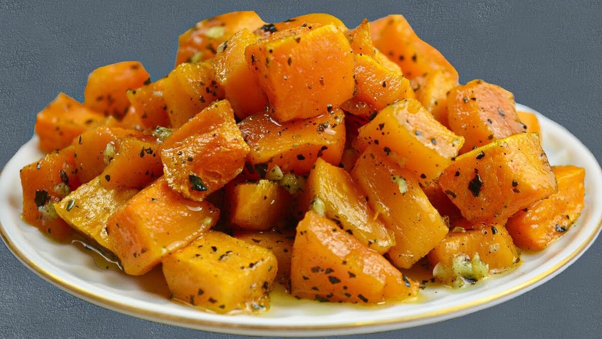 Тыква запеченная с чесноком. Гарнир из тыквы. Roasted Butternut Squash. Кабачки дольками. Squash dish.