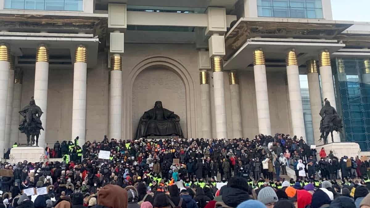 Беспорядки в Монголии… Ещё один пожар на границах