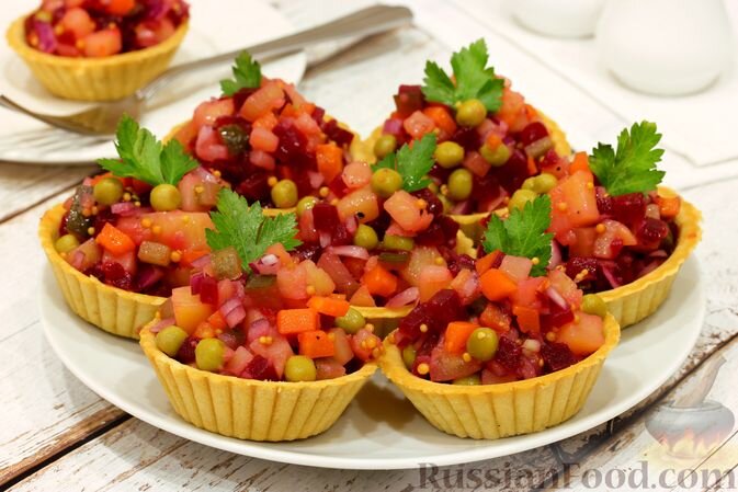 Винегрет с гранатом и орехами