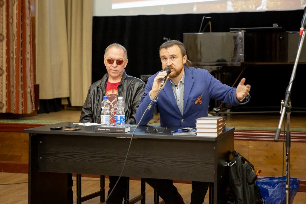 Сергей Сибирцев и Алексей Шорохов на вечере в гостиной ЦДЛ