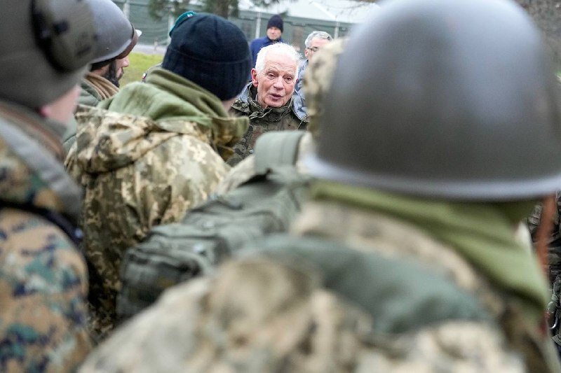 Бо потянуло в войска