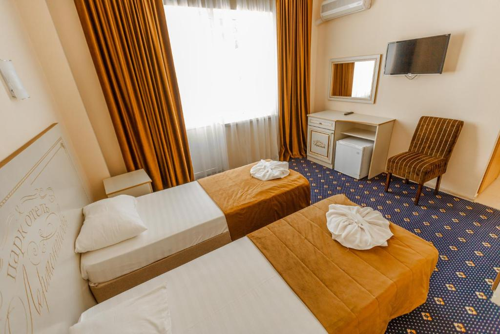 Solo hotel лермонтово. Парк отель ЛЕРМОНТОВЪ Туапсе. Отель Лермонтов Туапсе. Лермонтов парк отель в Лермонтово. Лермонтов Туапсе Лермонтово.