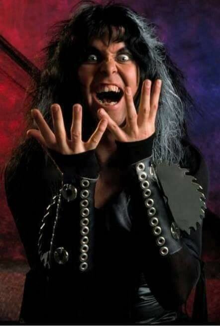 Слушайте Старый добрый рок. 