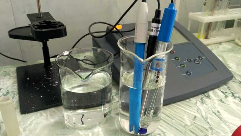 Восемь красноярских школьников отравились реагентами на уроке химии