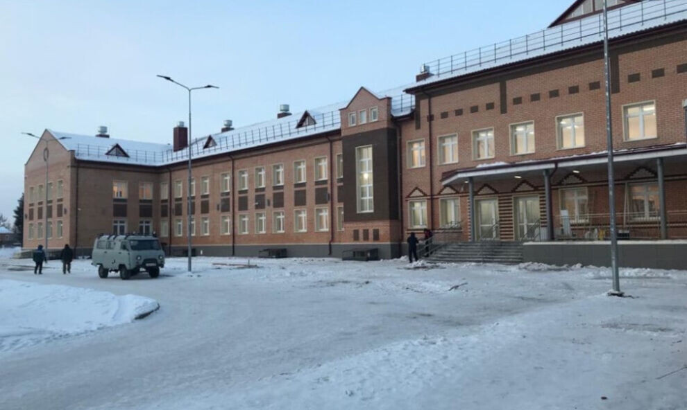    Госстройнадзор Ямала проверяет новую школу в Шурышкарском районе