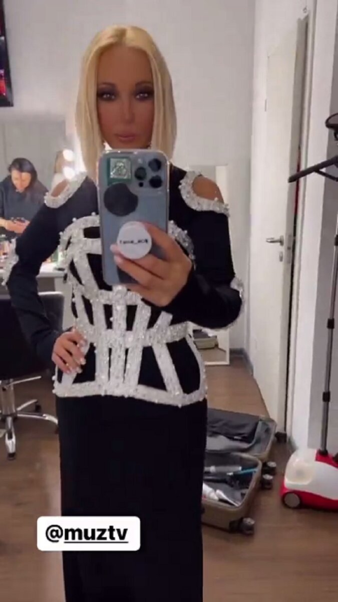    Лера примерила стильное платье с корсетом Соцсети Леры Кудрявцевой