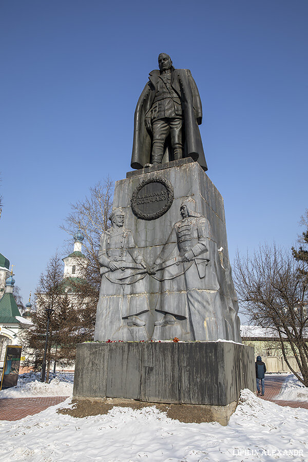 01 Памятник Колчаку 
