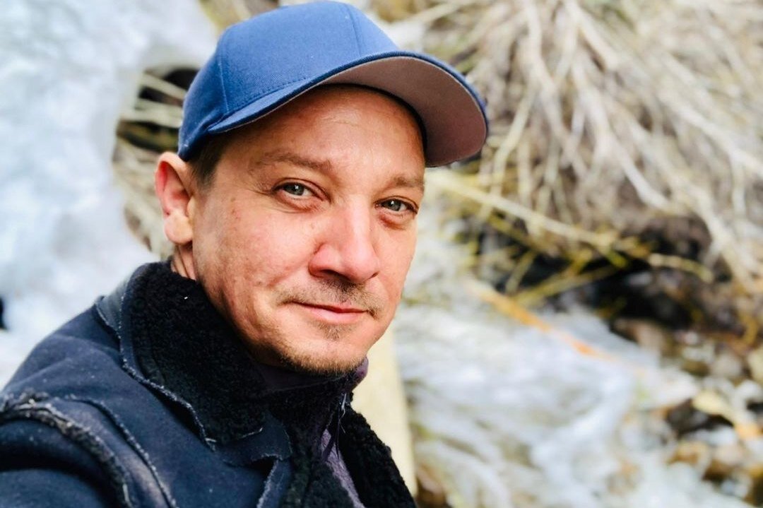     Грудь раздавил снегоуборщик: подробности драматического инцидента со звездой «Мстителей» Джереми Реннером