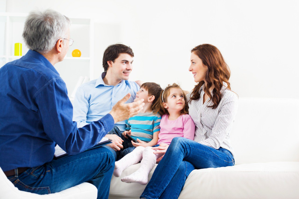 Особые семьи и год семьи. Психотерапия семьи. Дети с родителями. Консультирование семьи. Семья у психолога.