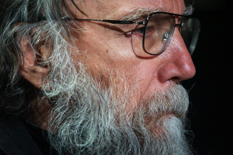    Александр Дугин: «Если мы хотим победить, а иного выхода у нас нет, то мы должны фундаментально изменить нынешнюю систему. Нам нужно новое государство и новая политика» Фото: «БИЗНЕС Online»