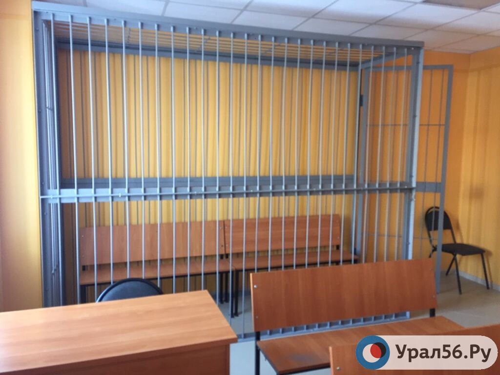    К 3 годам тюрьмы и штрафу 500 000 рублей приговорили адвоката из Оренбурга за вымогательство 15-миллионной взятки
