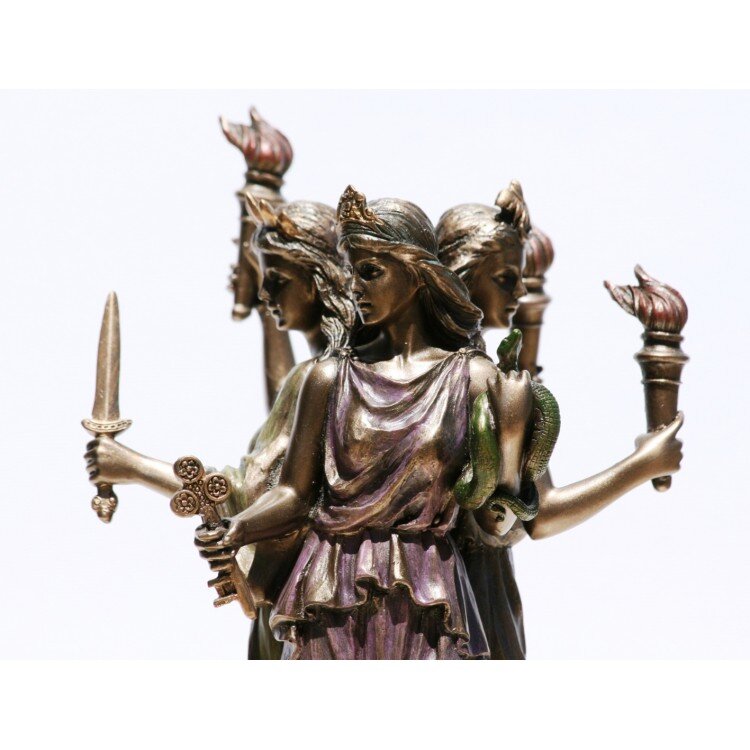 Богиня Геката