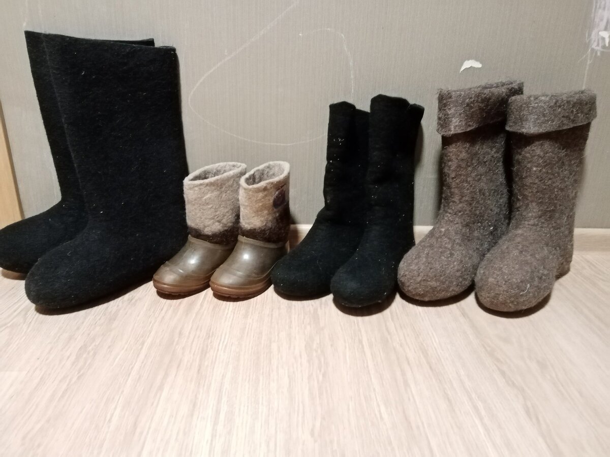 две пары мужских, женские и детские