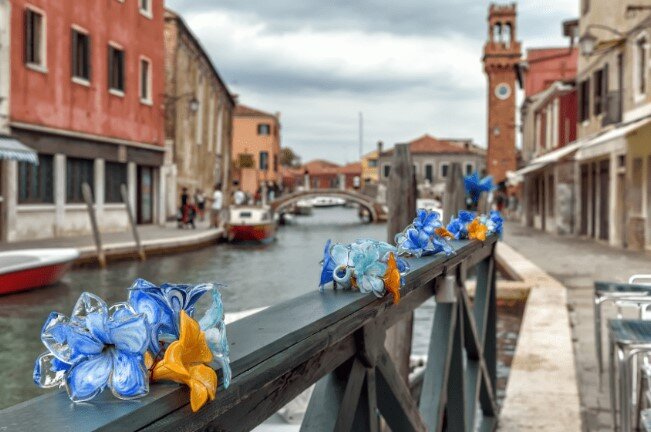 НЕОБЫЧНАЯ ИСТОРИЯ МУРАНСКОГО СТЕКЛА