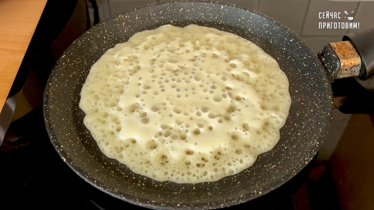 Блины на воде с яйцами с дырочками