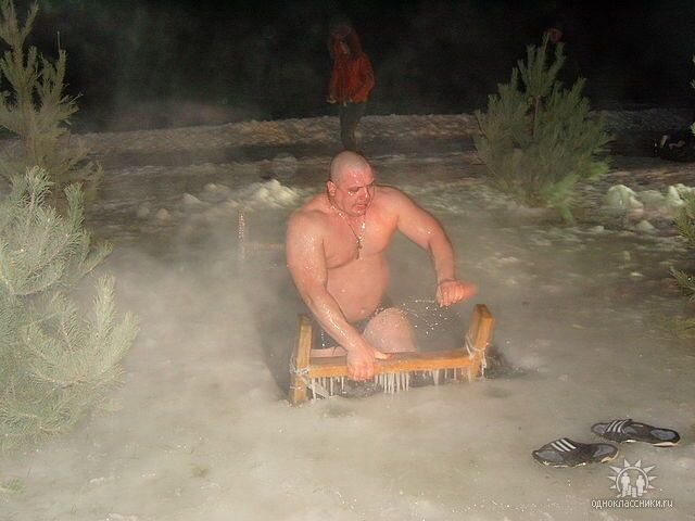 Было время когда на пресс даже намёка не было. Хоть здесь я уже и качался, но животу внимания не уделял от слова "совсем"