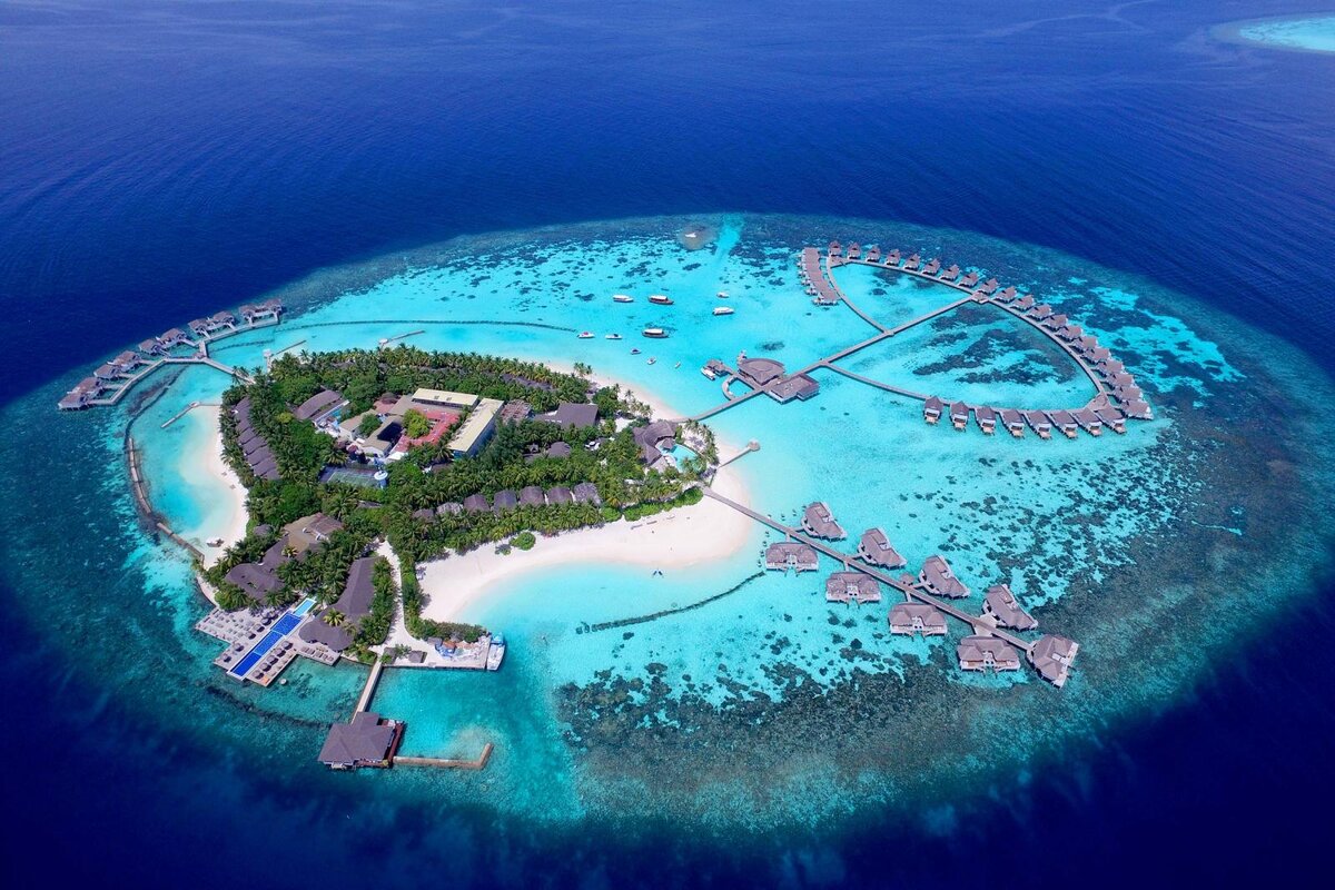 Centara Grand Island Resort Spa Maldives. Атолл Адду Мальдивы. Centara ras Fushi Maldives. Мальдивы архипелаг.