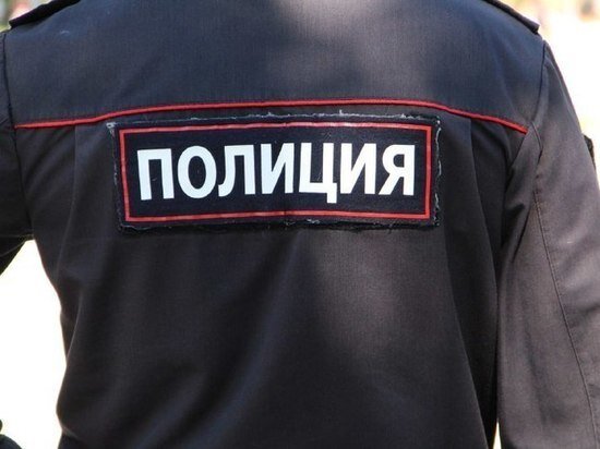     В одном из домов Хабаровска выстрелом обезврежен мужчина с отверткой / Анастасия Дудалова