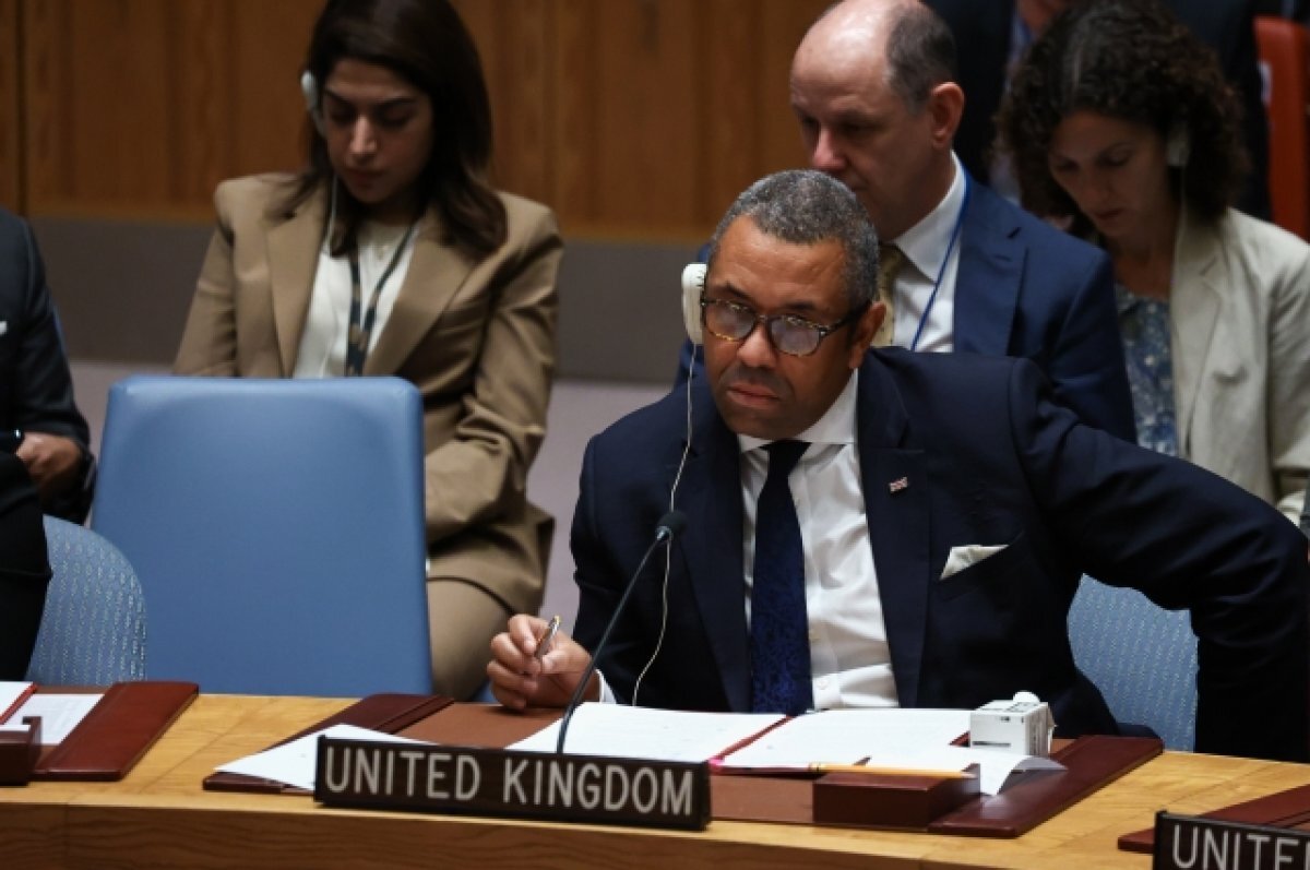    Джеймс Клеверли