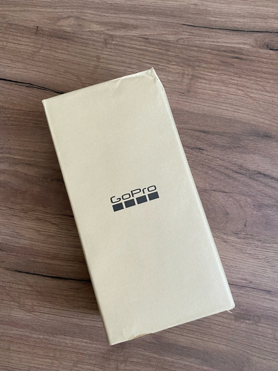 Так была упакована камера, со всех сторон наклеены защитные пленки