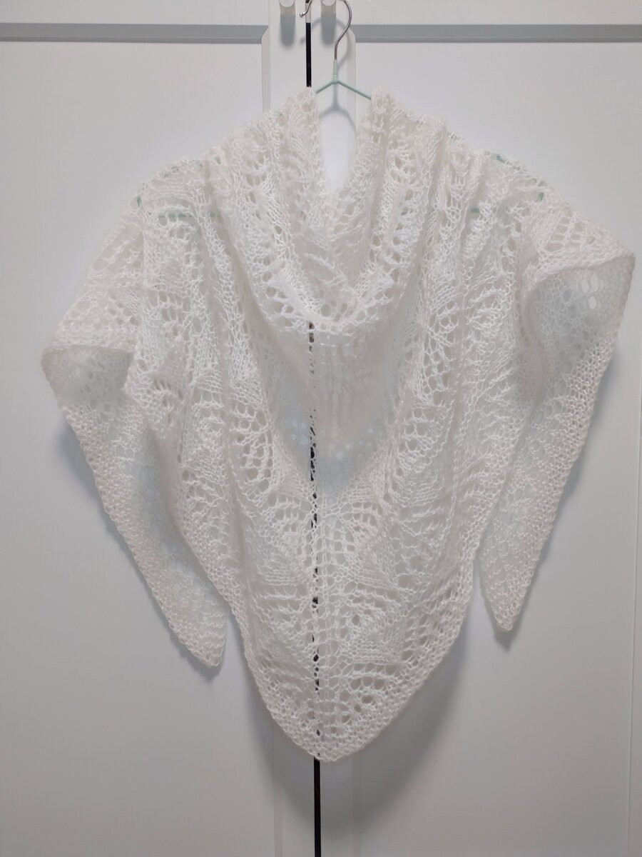 Платок связанный мною. IRIDACE KNIT