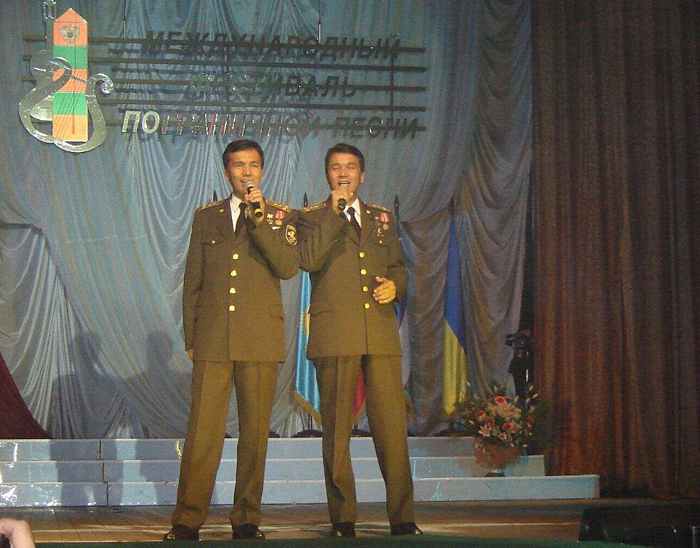 Братья на международном Фестивале пограничной песни стран СНГ (2007)
