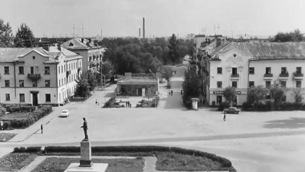    Краеведы напомнили брянцам кинохроникой 1978 года, как выглядел Фокинский район Брянска auto_yandex_news