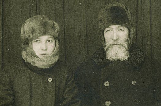 А.Д.Самарин с дочерью Лизой в якутской ссылке, 1926 год. 
