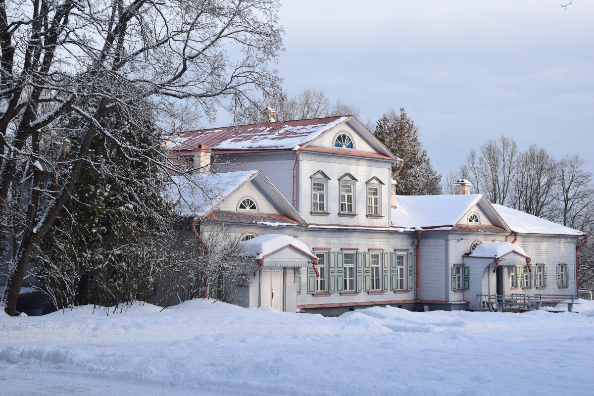 Главный усадебный дом (XVIII - XIX вв). Фото автора канала "Приключения Тома Сойера".