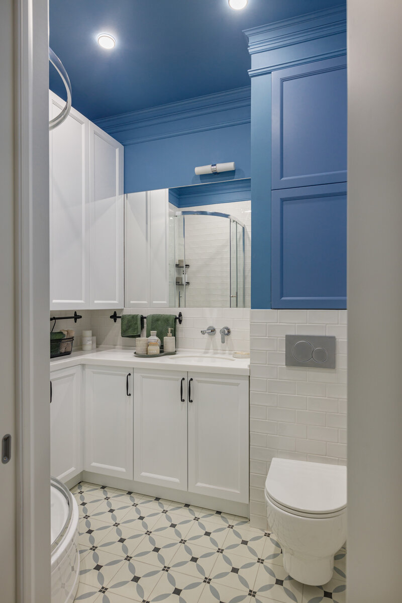 Функционально и очень красиво. Небольшую однушку перепланировали для нужд трех поколений семьи