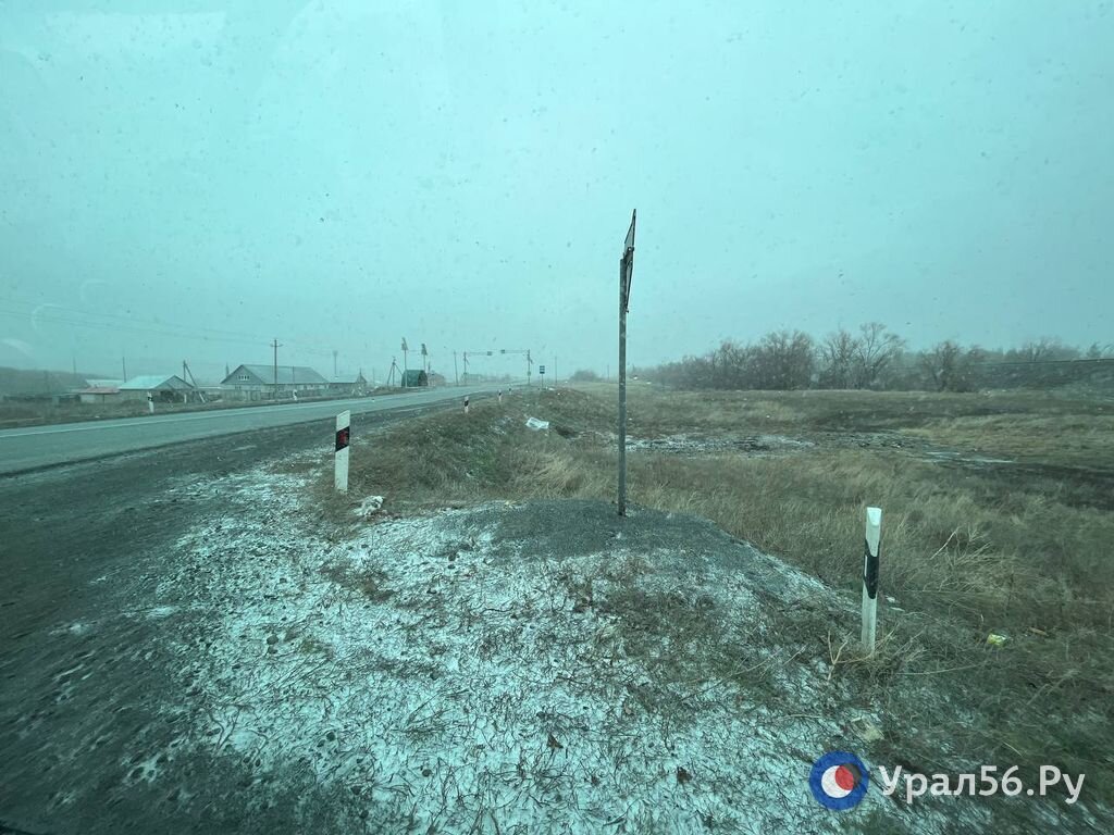    14 апреля в Орске снова выпал снег и прошел ледяной дождь, а на трассе воет сильный ветер (видео)