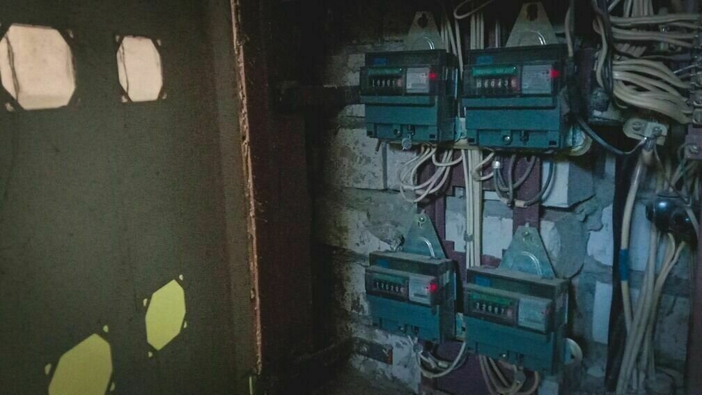     Украинские военные в субботу, 15 апреля, дважды обстреляли территорию Курской области. Об этом сообщил губернатор Роман Старовойт.