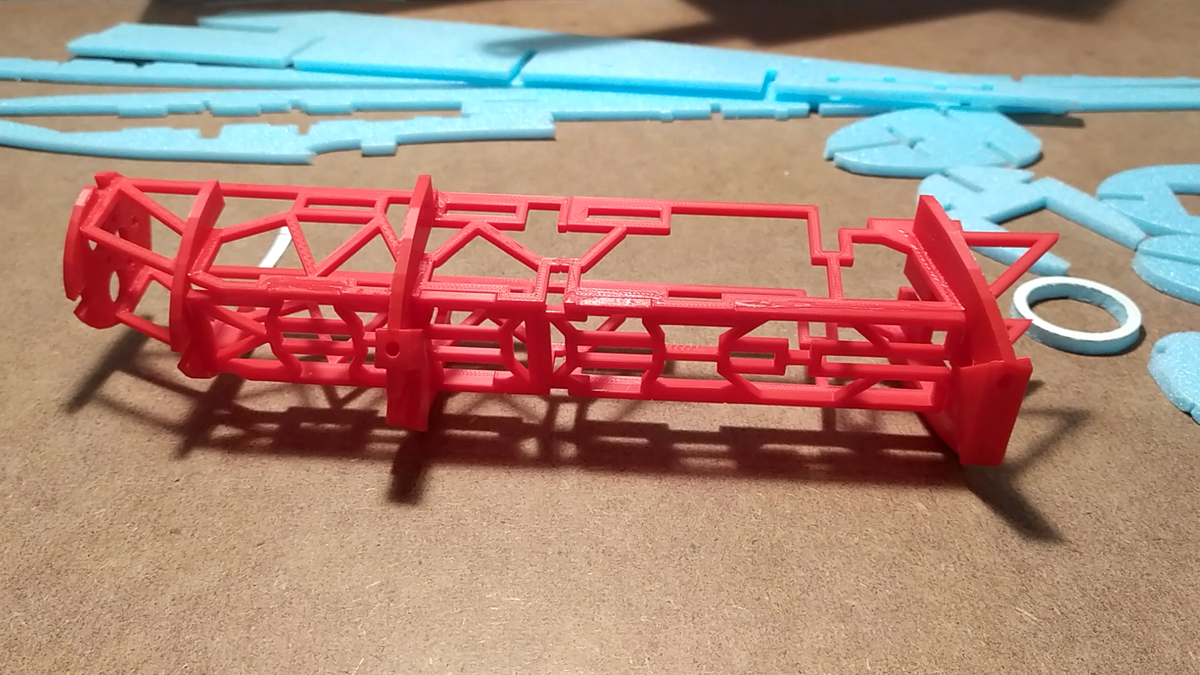 С 3D принтером, фрезером ЧПУ или с лазерной резкой, такую раму сделать не составит труда, а вот с лобзиком понадобится очень много времени...