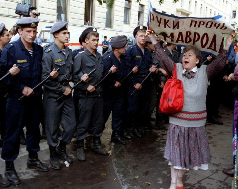 Продолжаем наше погружение на 30 лет назад. И сегодня у нас – 1994 год, основные события массовой культуры, зарисовки из жизни простых людей, архивные снимки.