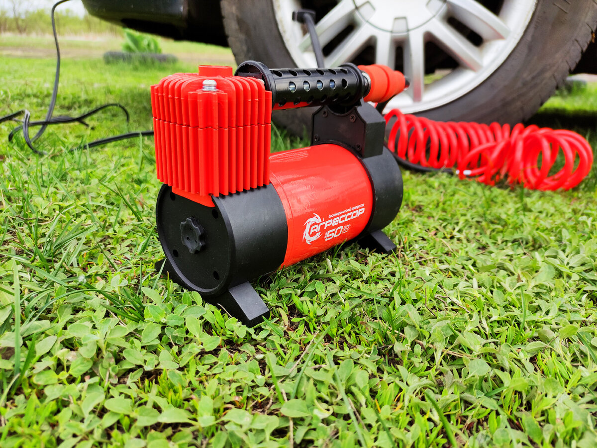 Мощный бюджетный автомобильный компрессор Агрессор AGR-50