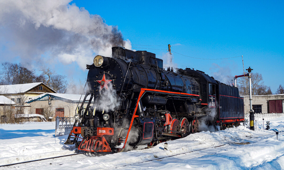 Экипировка паровоза серии Л водой на станции Осташков ОКТ жд. Фото: Алексей Алексеев