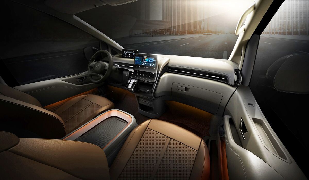 Интерьер Hyundai Staria, 2021-2022. Фото: hyundai.com