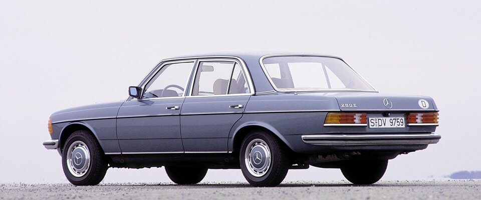 Легендарный дизельный немец с самым надёжным двигателем - Mercedes-Benz 300D W123