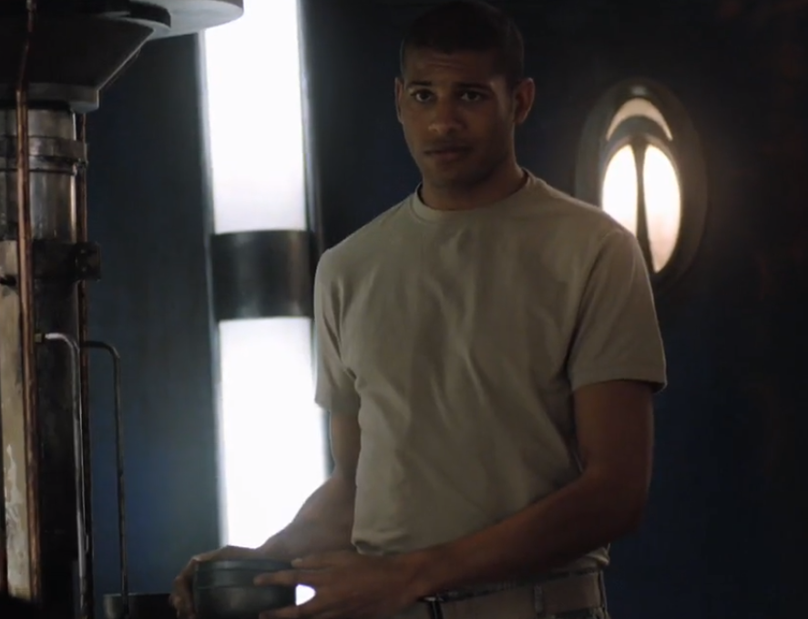 обработанный скриншот из сериала Звезные врата: Вселенная