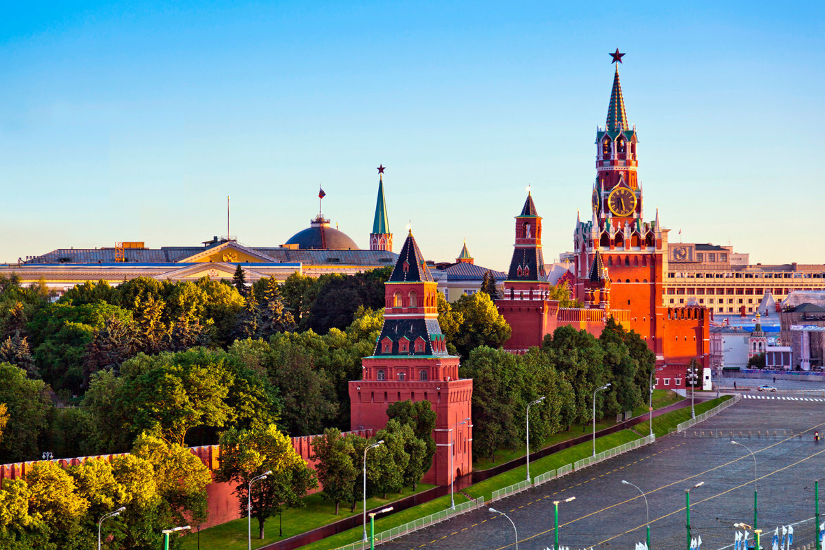 Кремль - The Kremlin infourok.ru