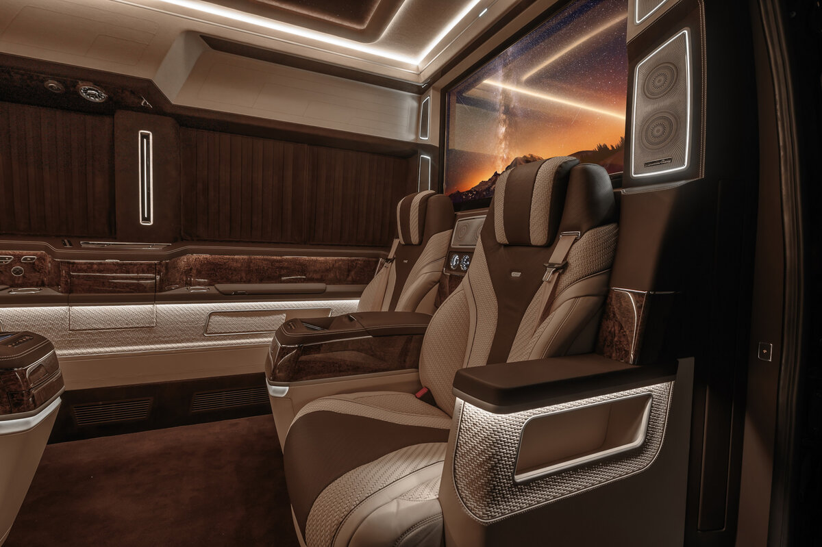 САЛОН НА 260 БАЧЕЙ 