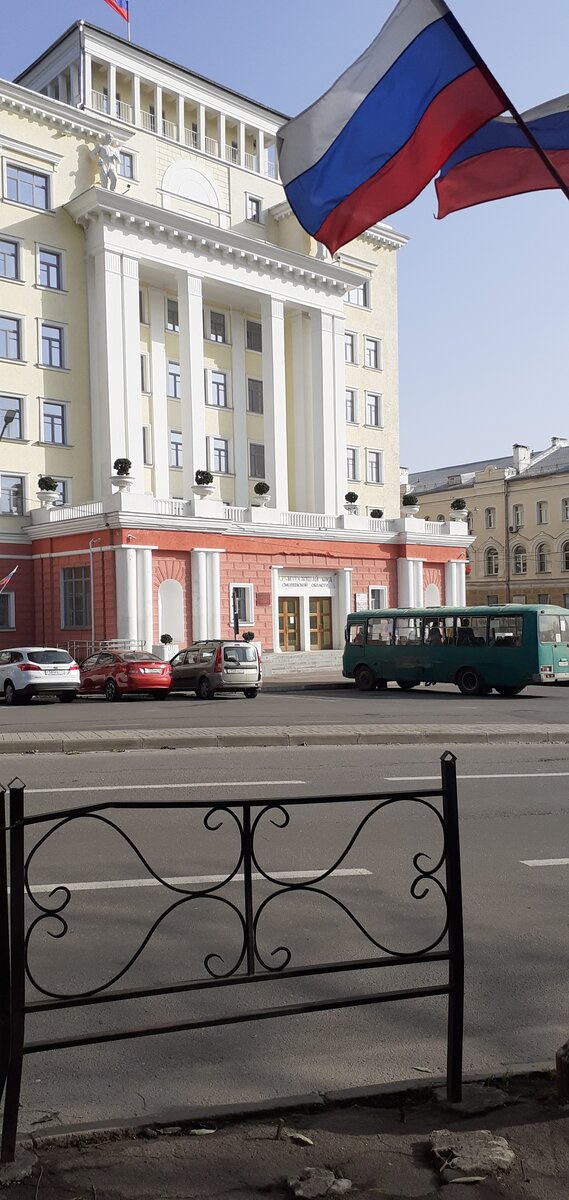 Большая Советская улица сталининский дом. Гостиница сейчас арбитражный суд.