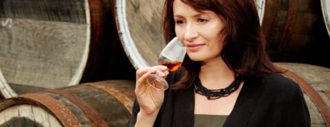 Мастер-блендер Bowmore  Distilleries - Рэйчел Барри.