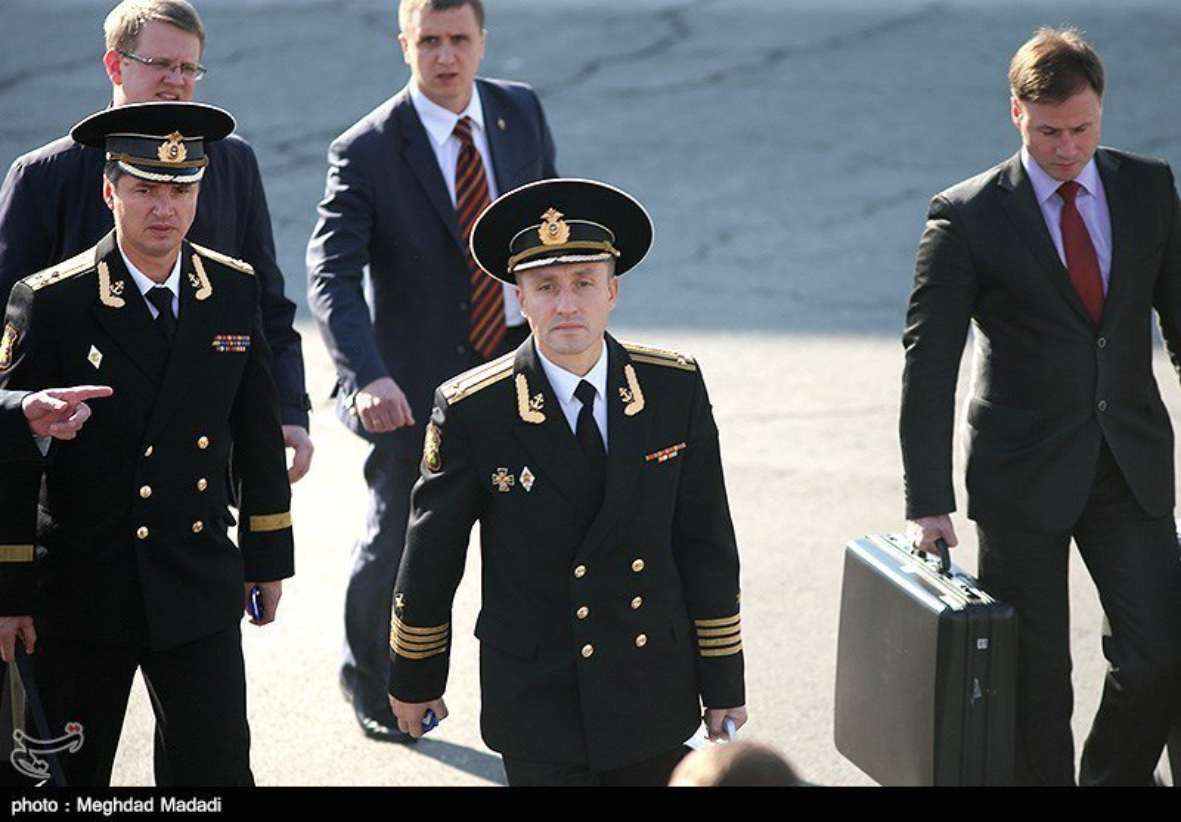 Фото путин и ядерный чемоданчик