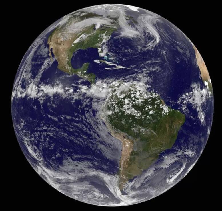 Изображение предоставлено: NASA/NOAA GOES Проект, Dennis Chesters