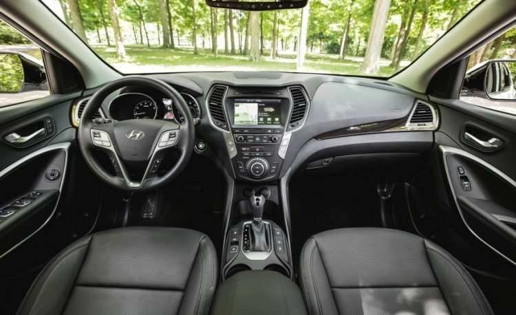 Салон пикапа Hyundai Santa Cruz