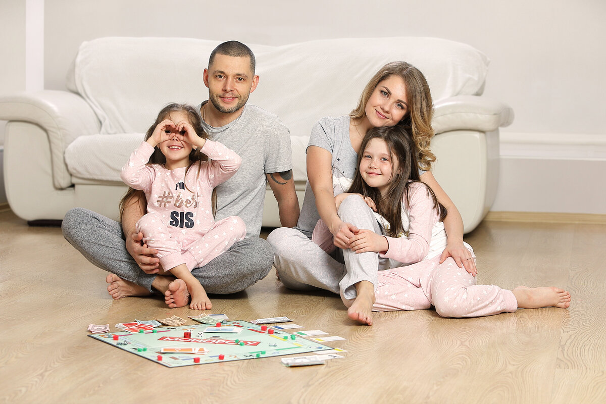 Теплый пол под любые напольные покрытия, кроме дерева и пробки.