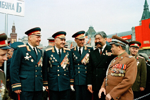 1965 год. Красная площадь День Победы. /фото реставрировано мной, изображение взято из открытых источников/