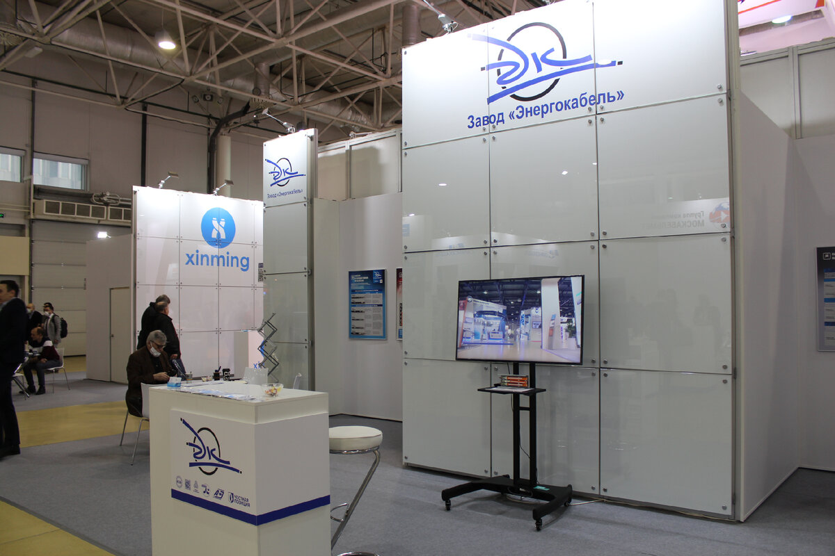 Телевизор для тех, кто окружающую действительность вживую уже не воспринимает и цифровой сигнал для них в приоритете