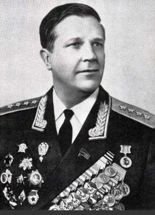 Главный маршал артиллерии Толубко Владимир Федорович. Яндекс картинки. 